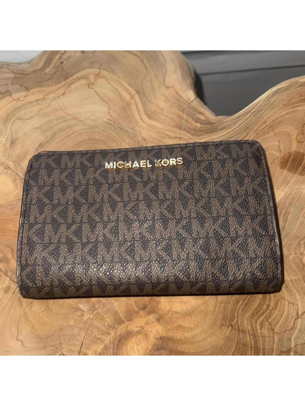 Michael Kors Jet Set Travel Large Trifold Wallet